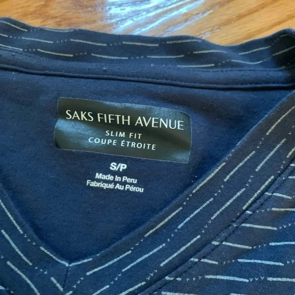 Men’s Saks Fifth Avenue 100% Pima Cotton Short Sleeve Tee Shirt Size Small - Picture 2 of 5